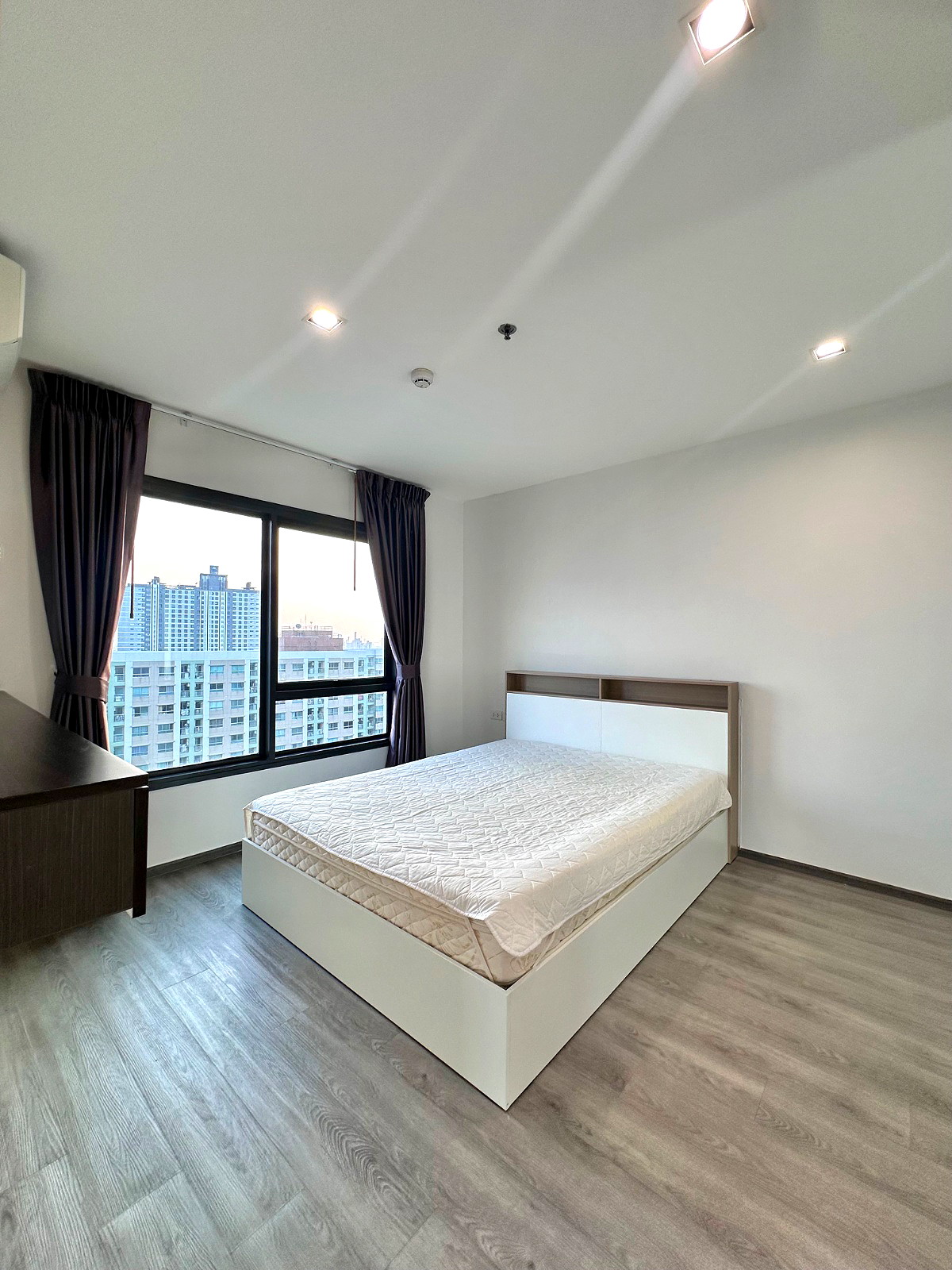 รูปภาพ ริชพาร์ค ทริปเปิ้ลสเตชั่น | อพาร์ทเม้นท์ หอพัก ที่พัก ห้องพัก - รูปที่ 2/12