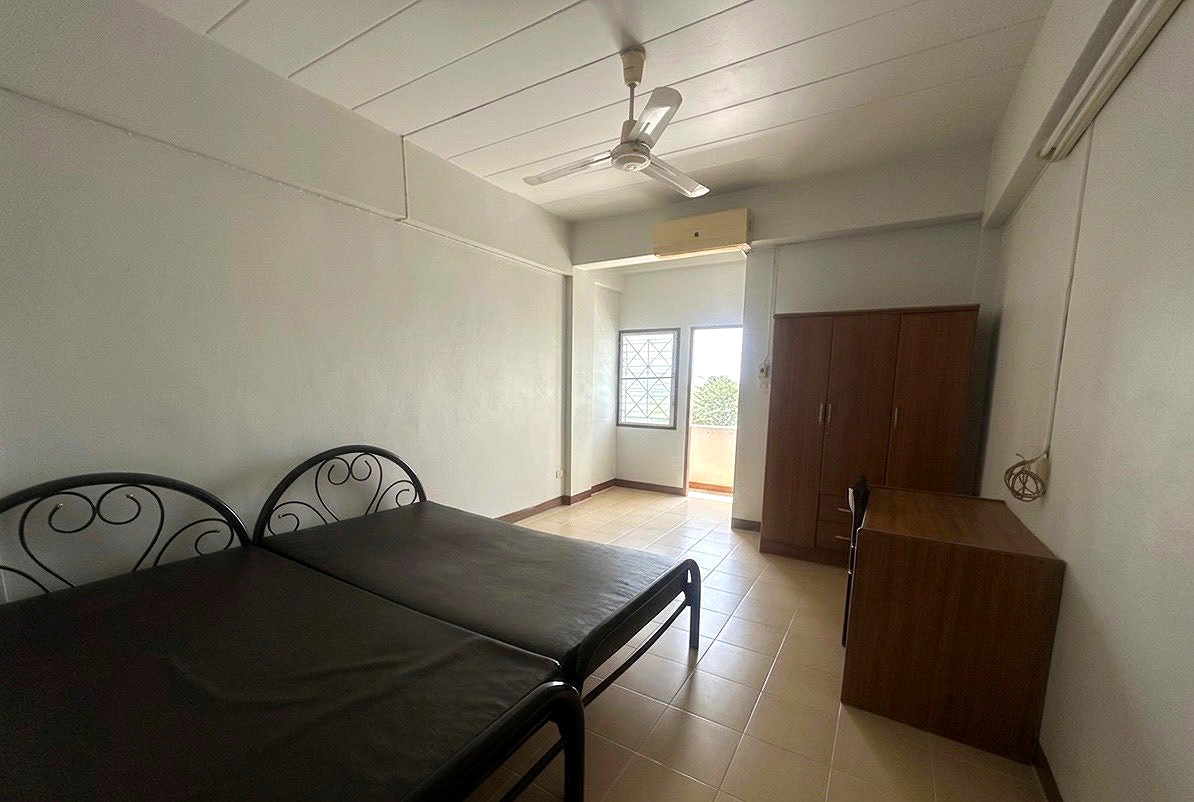 Pictures of Tharathip 4/6