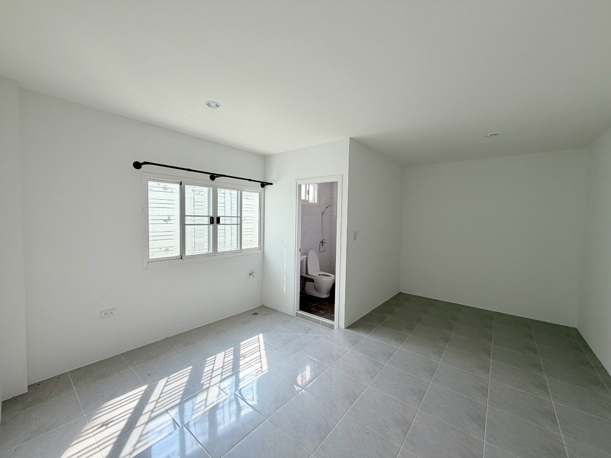 Condo — photo 1
