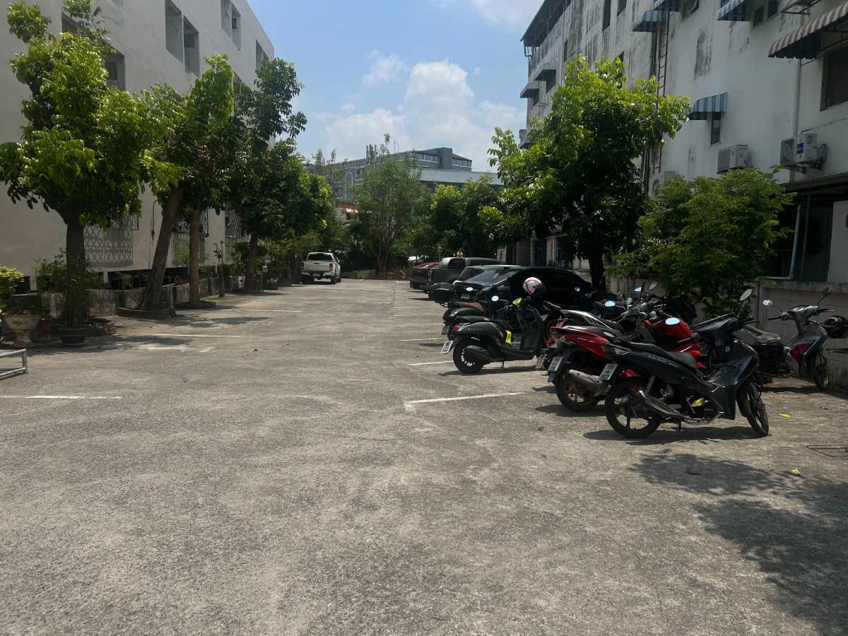 Condo · Nong Chok, bangkok — photo 2