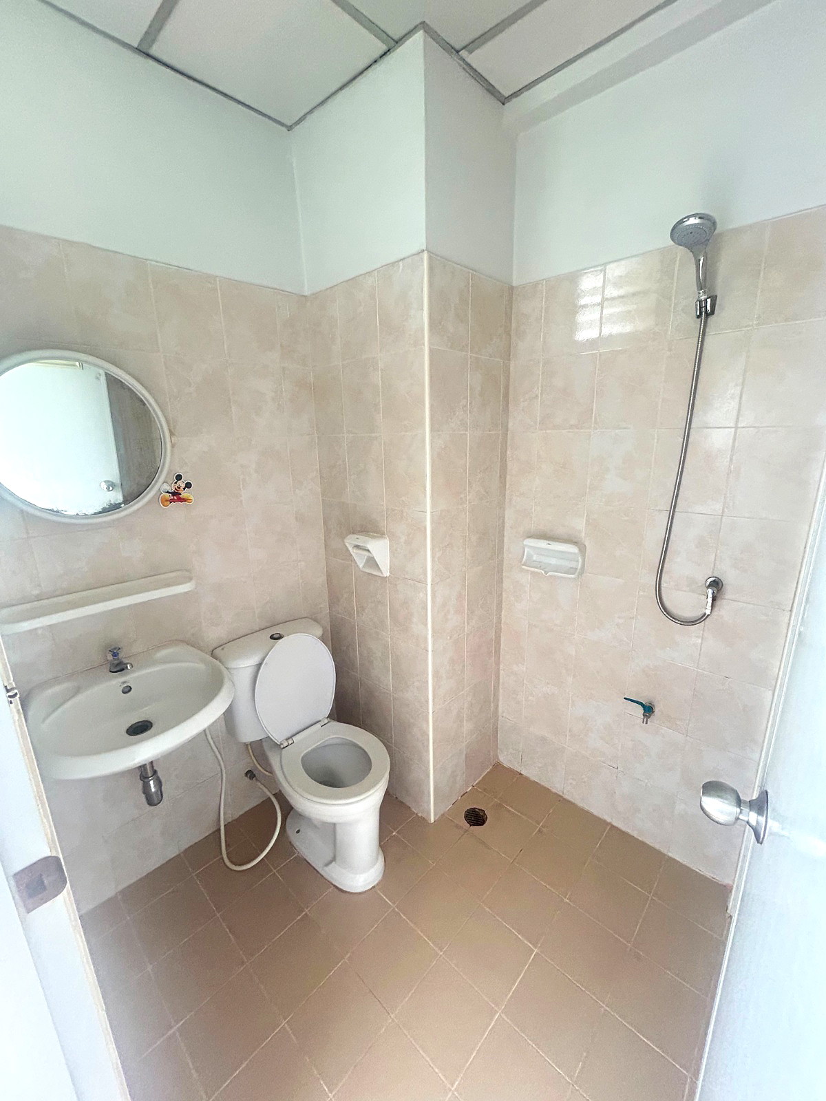 Pictures of Tharathip 6/6