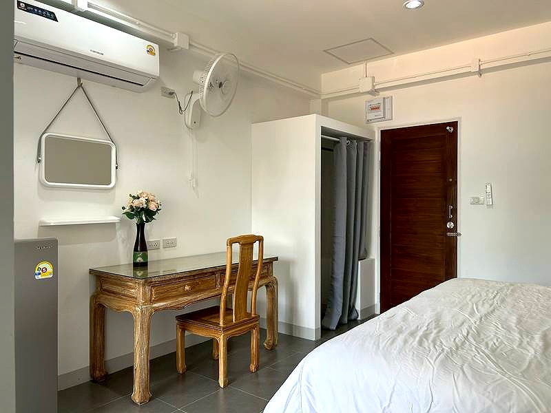 Pictures of BB Room 16/20