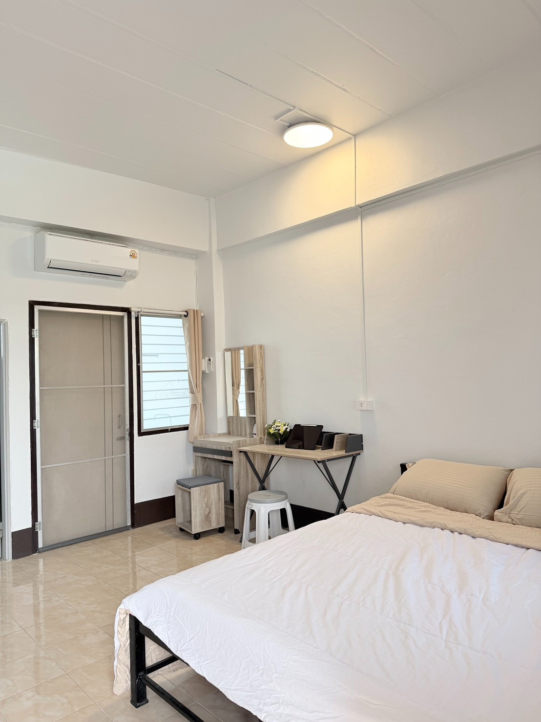 Condo — photo 1