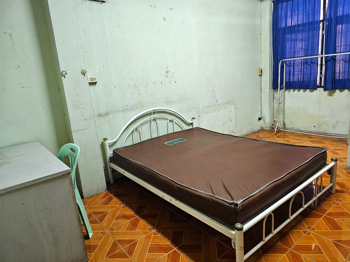 Pictures of Mint Dorm 3/6