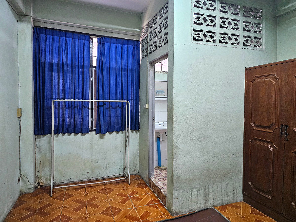 Pictures of Mint Dorm 4/6