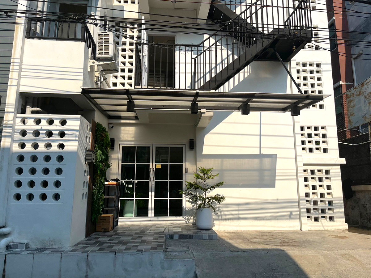 Pictures of A.R. Residence 3/11