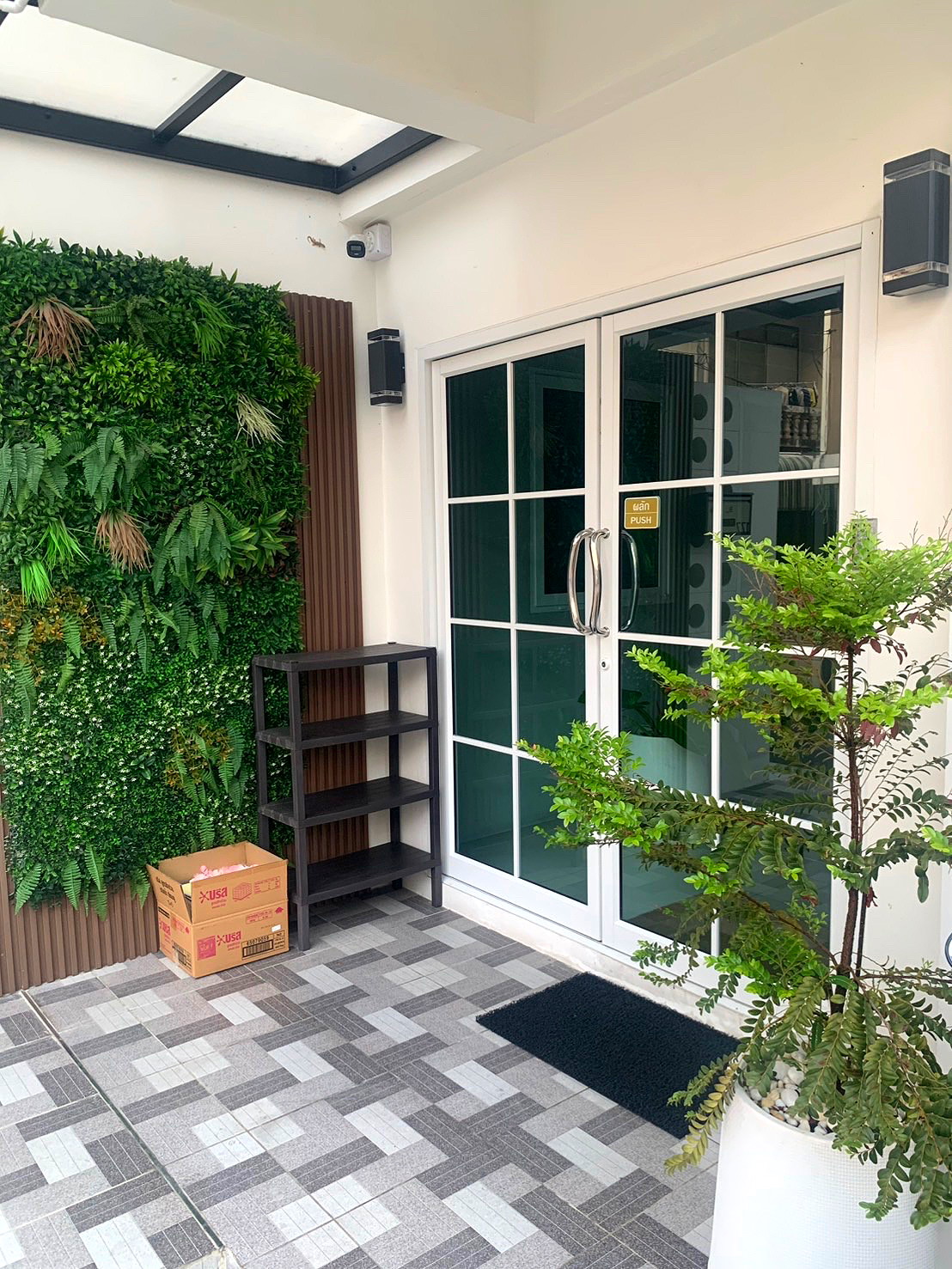 Pictures of A.R. Residence 5/11