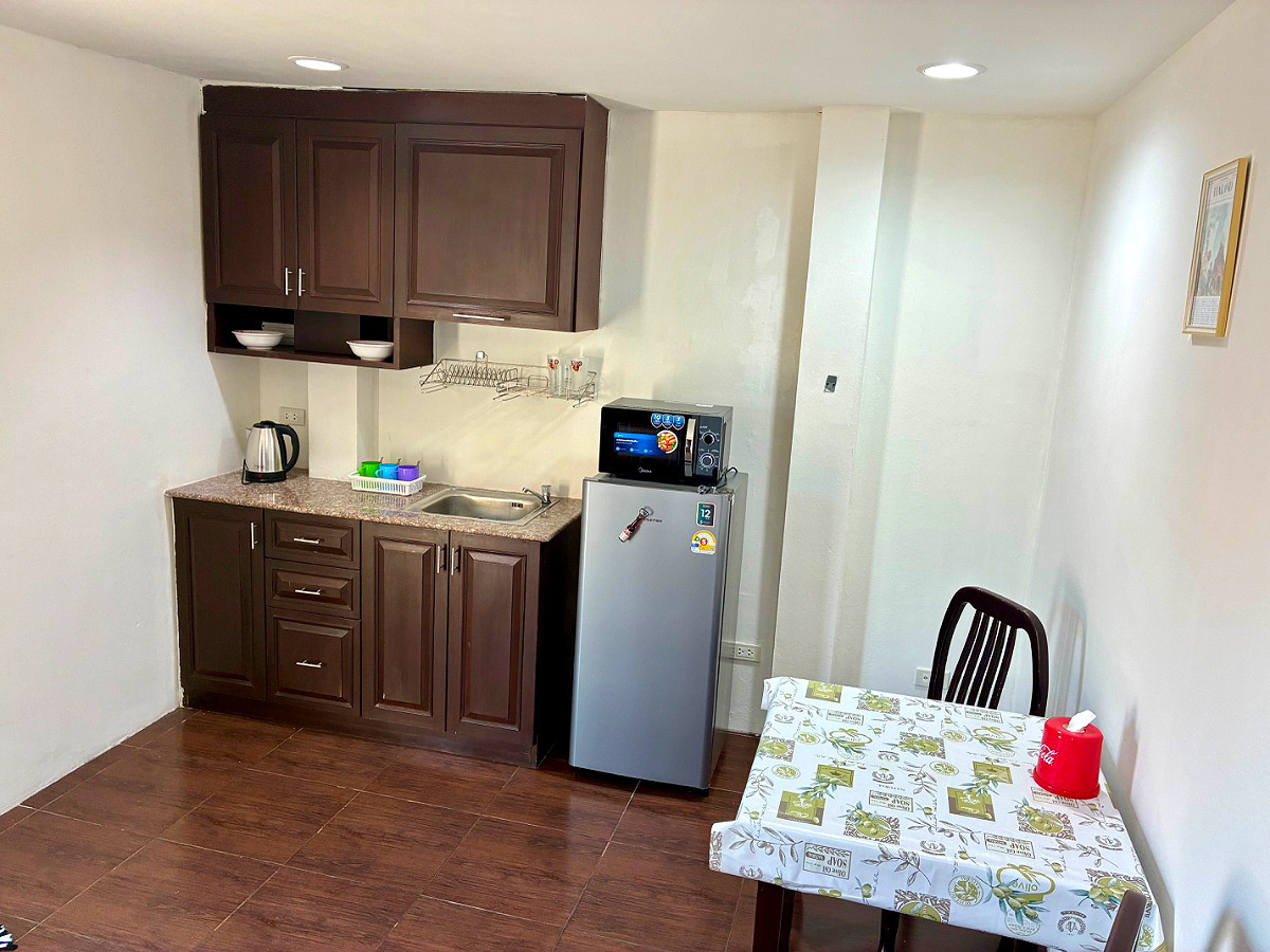 Pictures of Farang house apartments  4/16