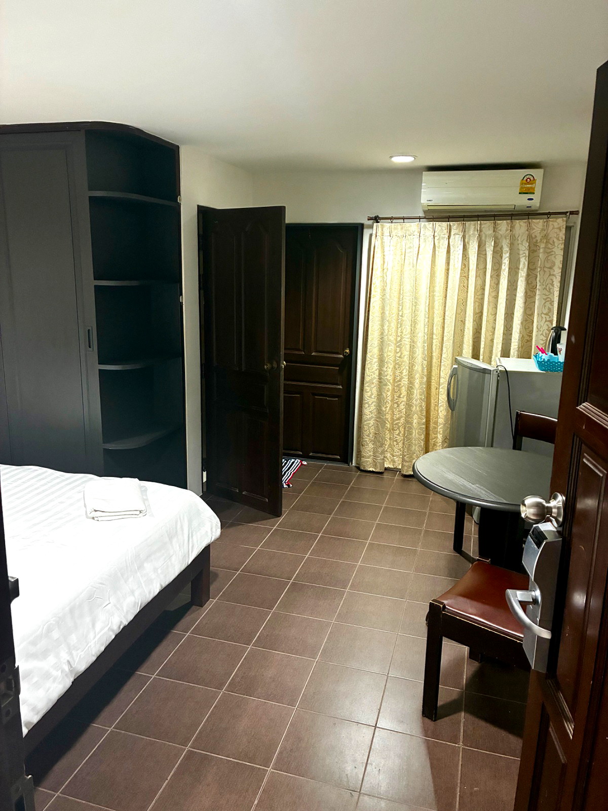 Pictures of Farang house apartments  11/16