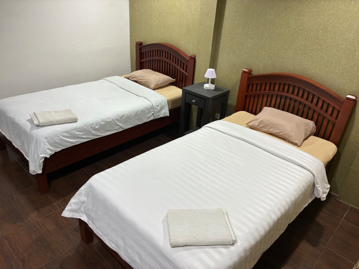 Farang house apartments