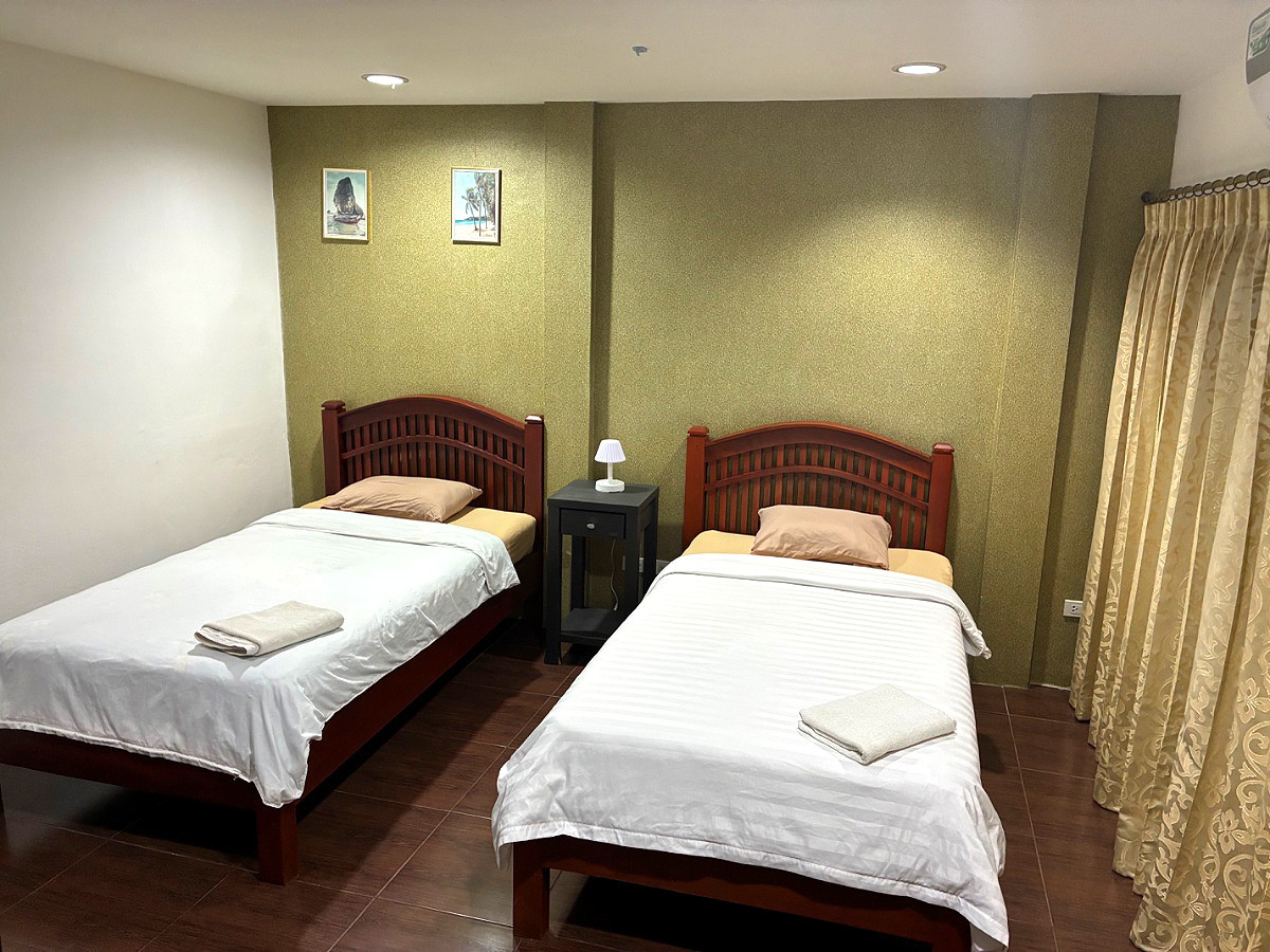 Pictures of Farang house apartments  2/16