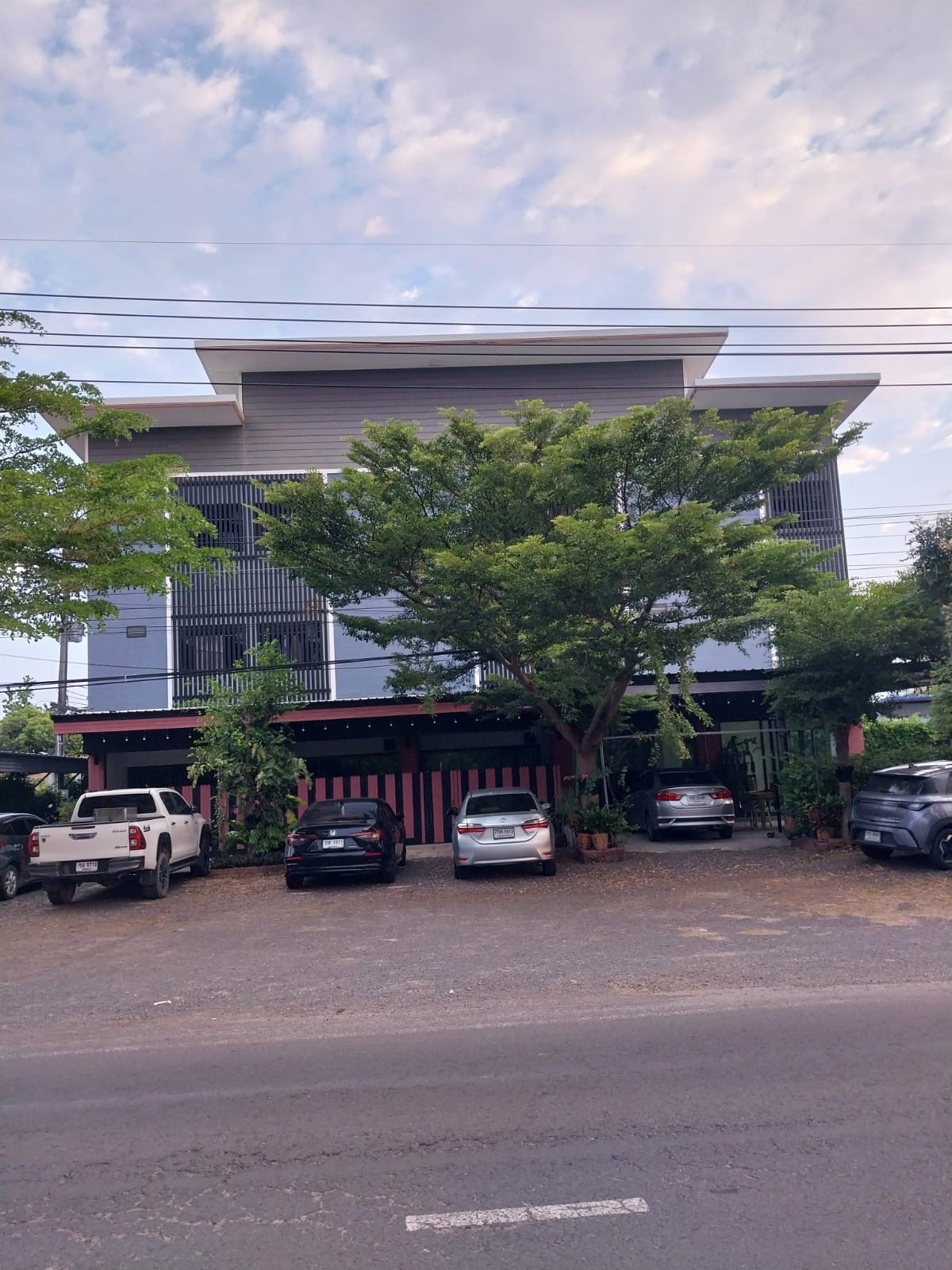 Condo — photo 1