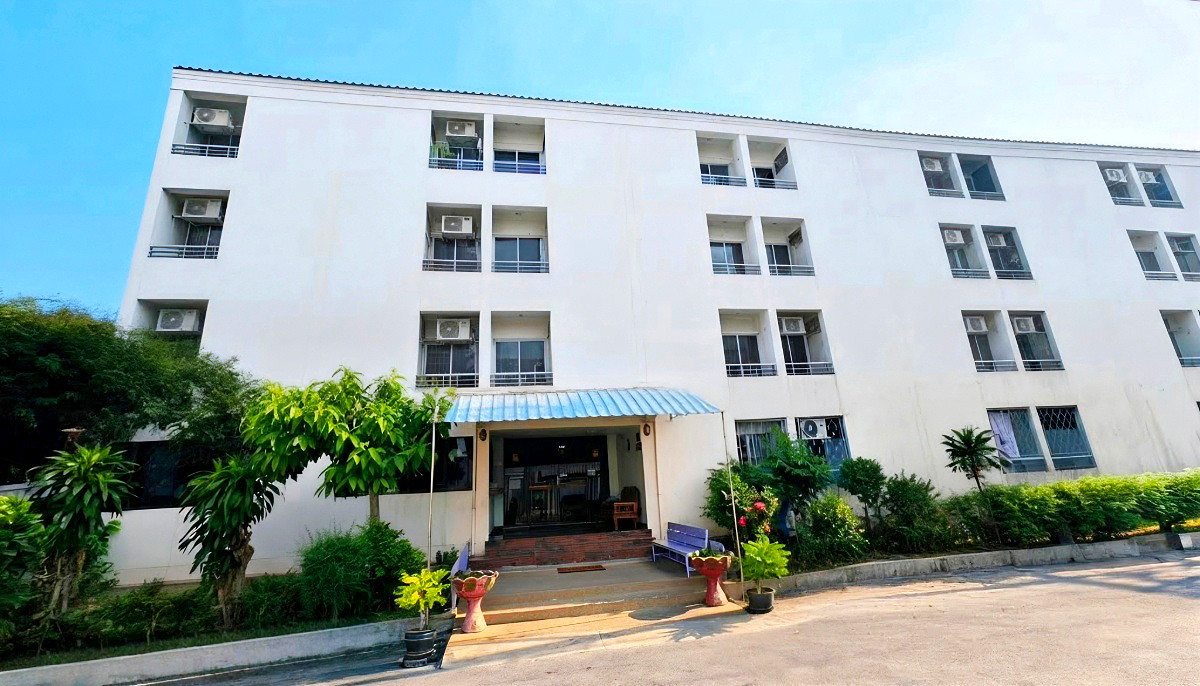 Pictures of Pearl Mansion 4/20