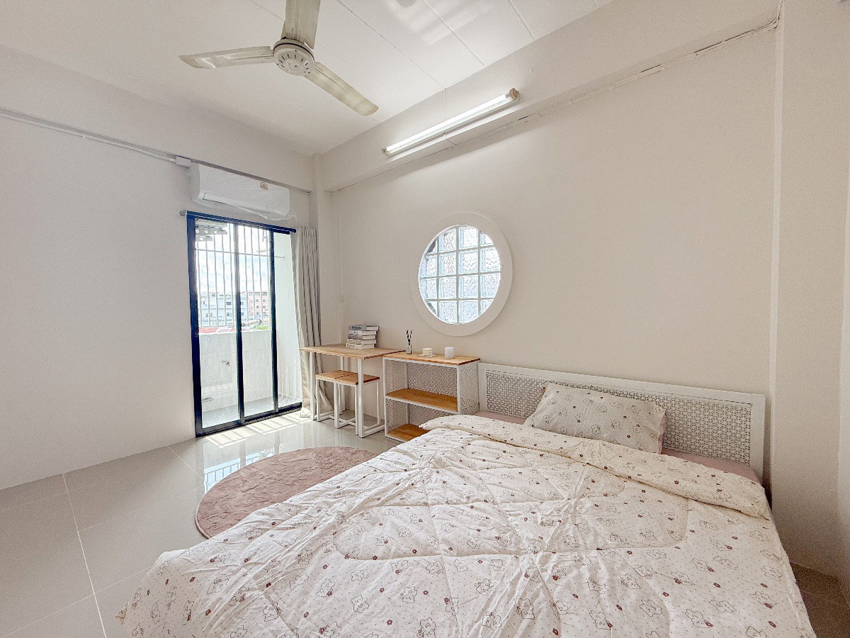 Condo — photo 1