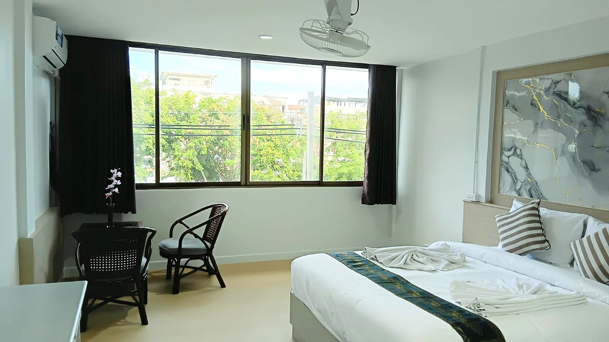 Pictures of Jomtien Waves Residence, 100m to Jomtien Beach 31/35