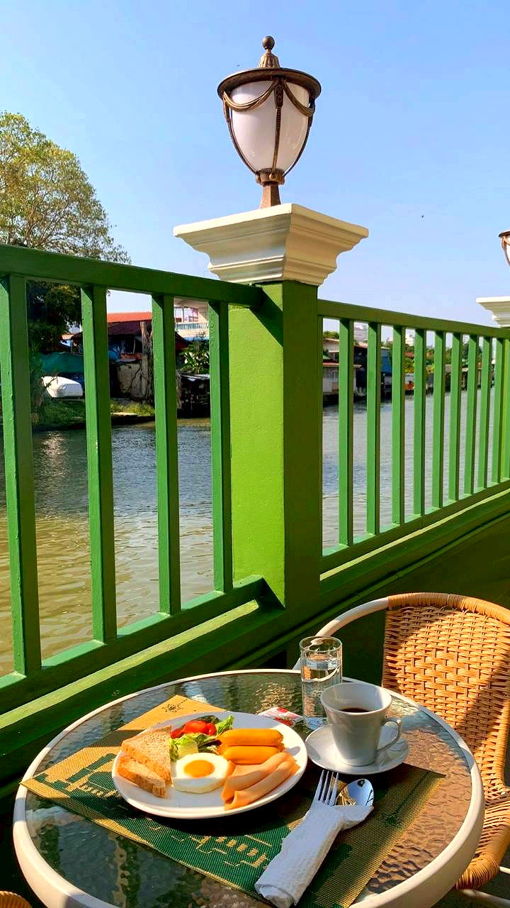 Pictures of Day/Monthly Full Services BangLuang Boutique Hotel 5-min to wat arun (Itsaraphap MRT Station)  9/36