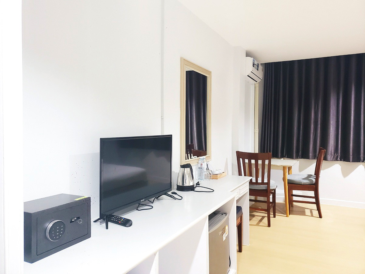 Pictures of Jomtien Waves Residence, 100m to Jomtien Beach 9/35