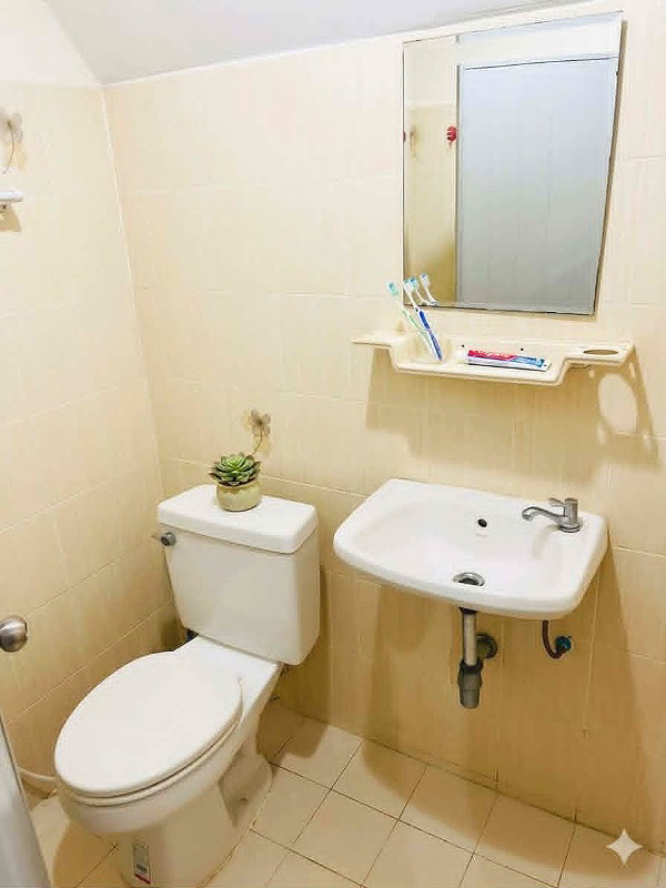 Pictures of Monmanee Mansion 13/13