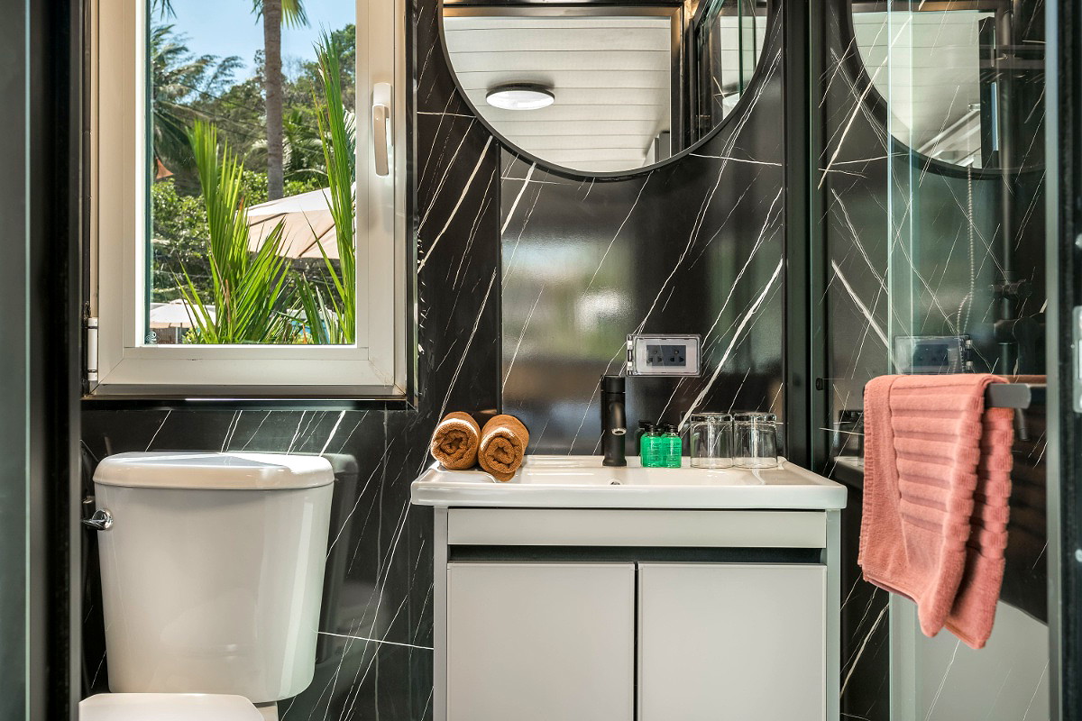 Pictures of Apple House Phuket 4/21