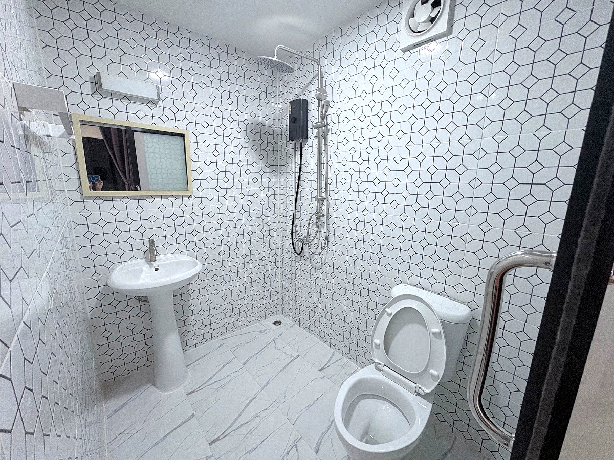 Pictures of NonBueng 3/5