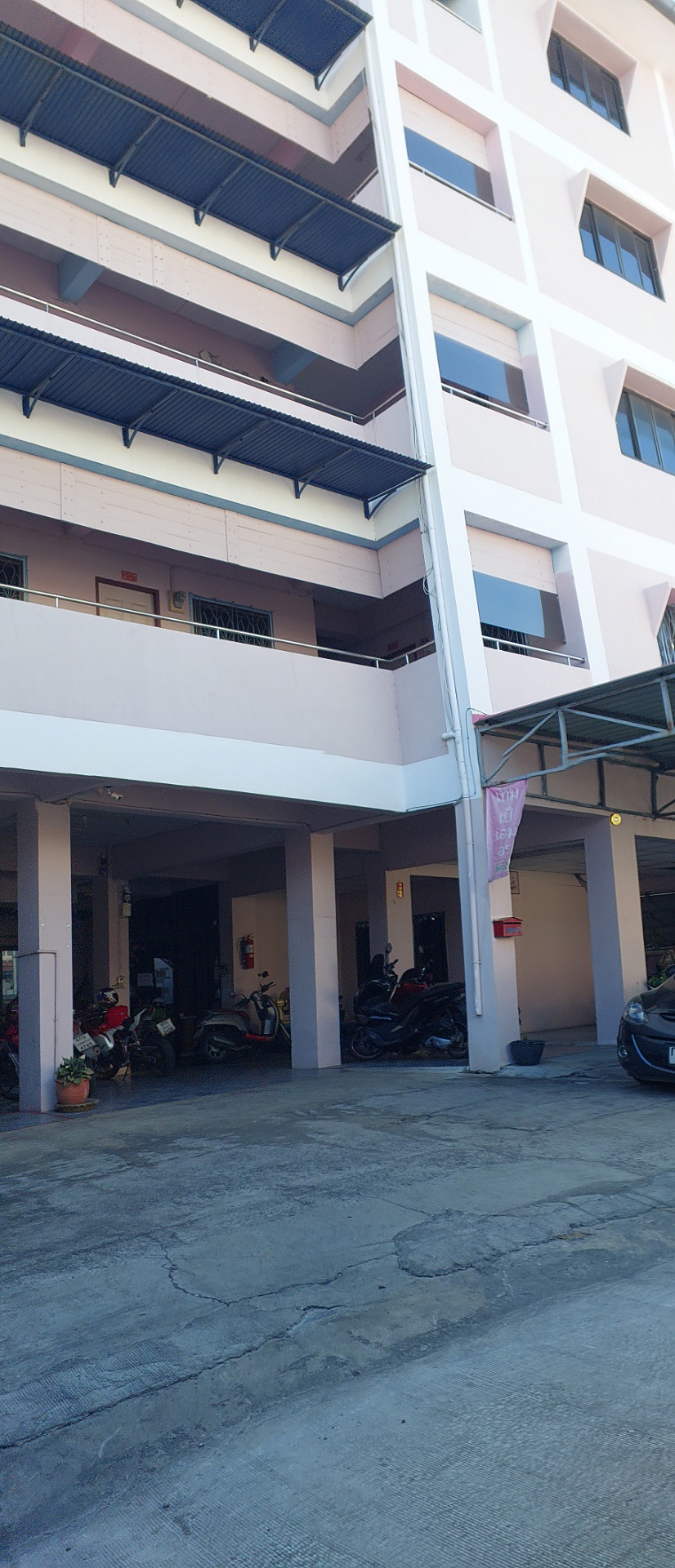 Condo — photo 2