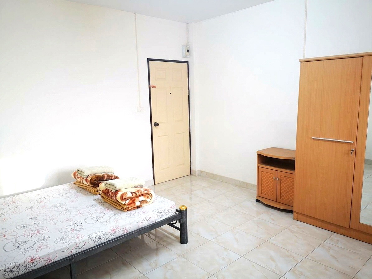 รูปภาพ ยุวทิตย์เพลส - หอพัก ห้องพัก ห้องเช่า อพาร์ทเม้นท์ ใกล้บิ๊กซีลพบุรี  | อพาร์ทเม้นท์ หอพัก ที่พัก ห้องพัก - รูปที่ 5/11