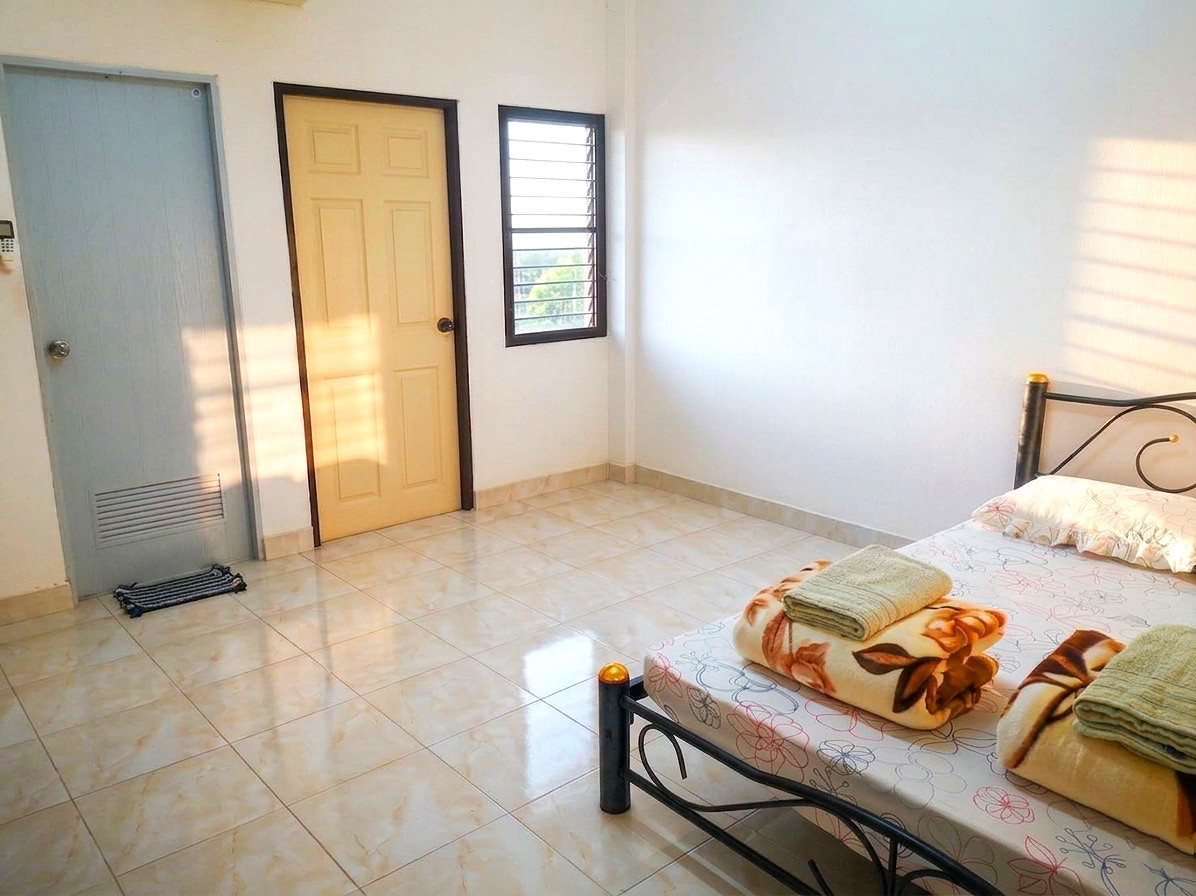 รูปภาพ ยุวทิตย์เพลส - หอพัก ห้องพัก ห้องเช่า อพาร์ทเม้นท์ ใกล้บิ๊กซีลพบุรี  | อพาร์ทเม้นท์ หอพัก ที่พัก ห้องพัก - รูปที่ 2/11