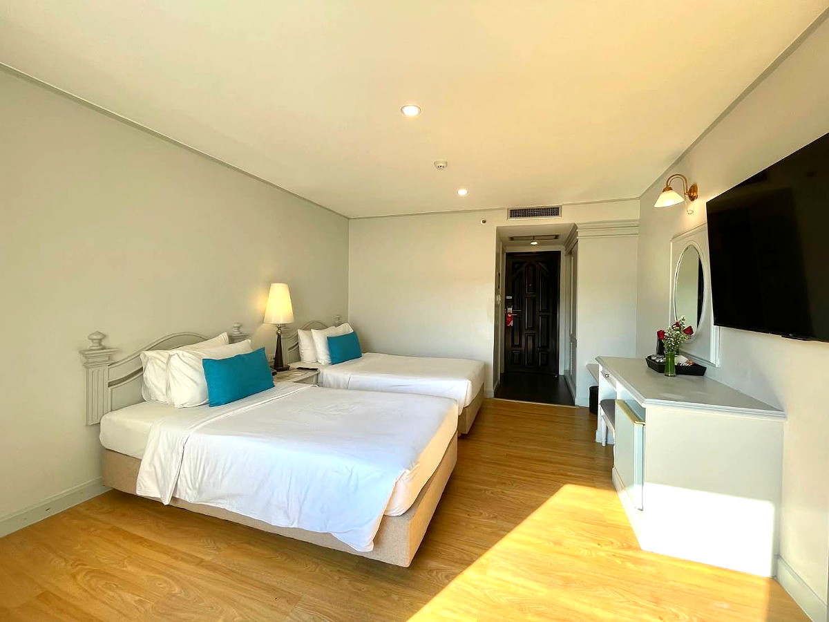 Pictures of CH Hotel 1/7