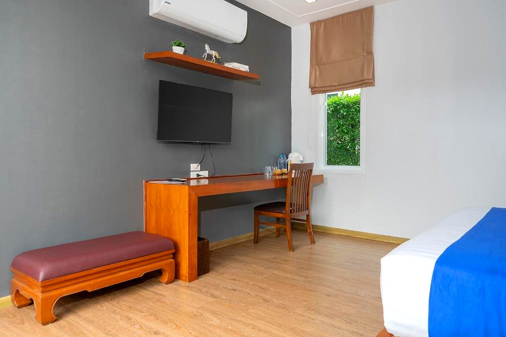 Pictures of zunara pool access 8/8