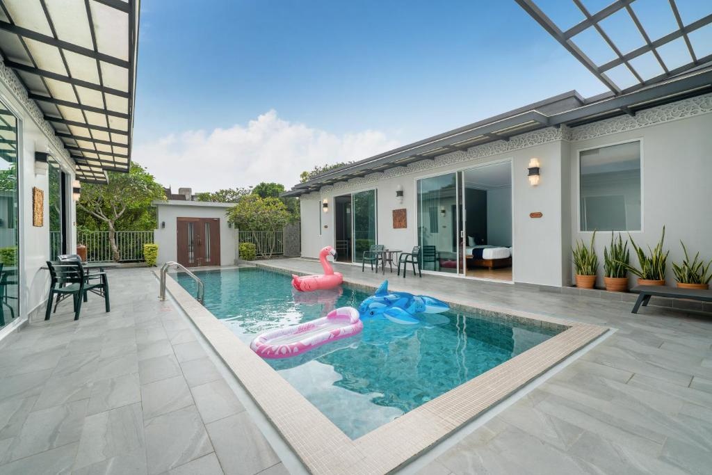 zunara pool access — photo 2