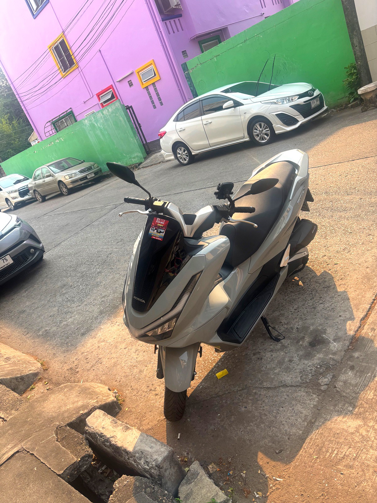 Pictures of Phet House and Car Rental 12/12