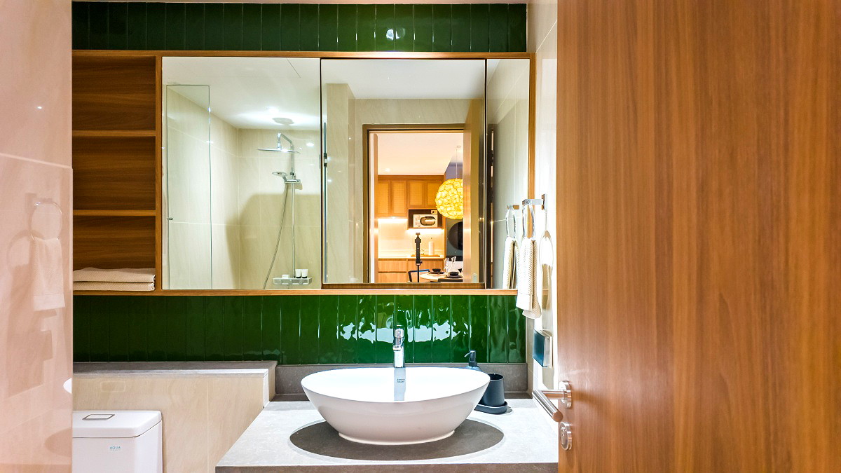 Pictures of Laguna Beachside Residences 12/20