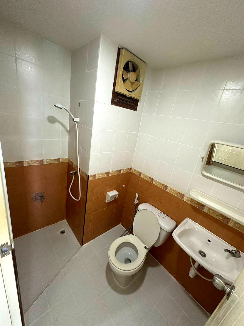 Pictures of Kamonwan Apartment 9/11