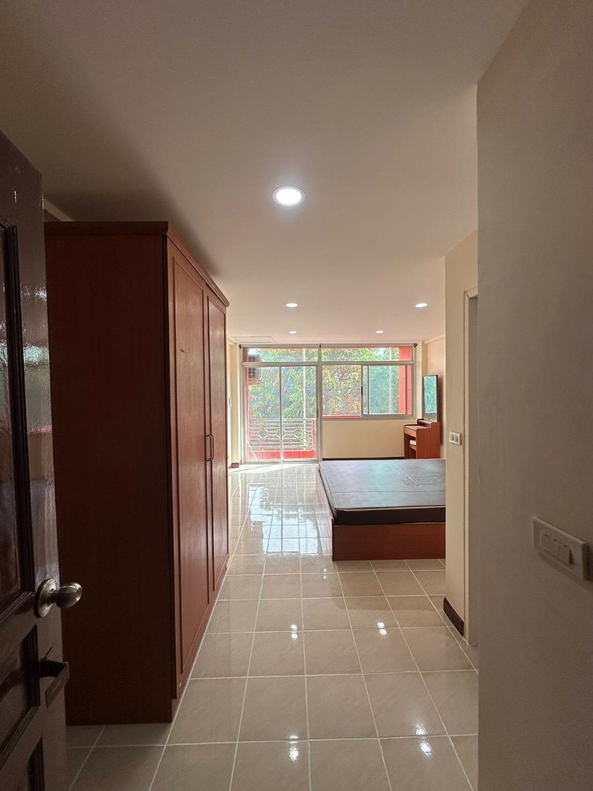 Condo — photo 3