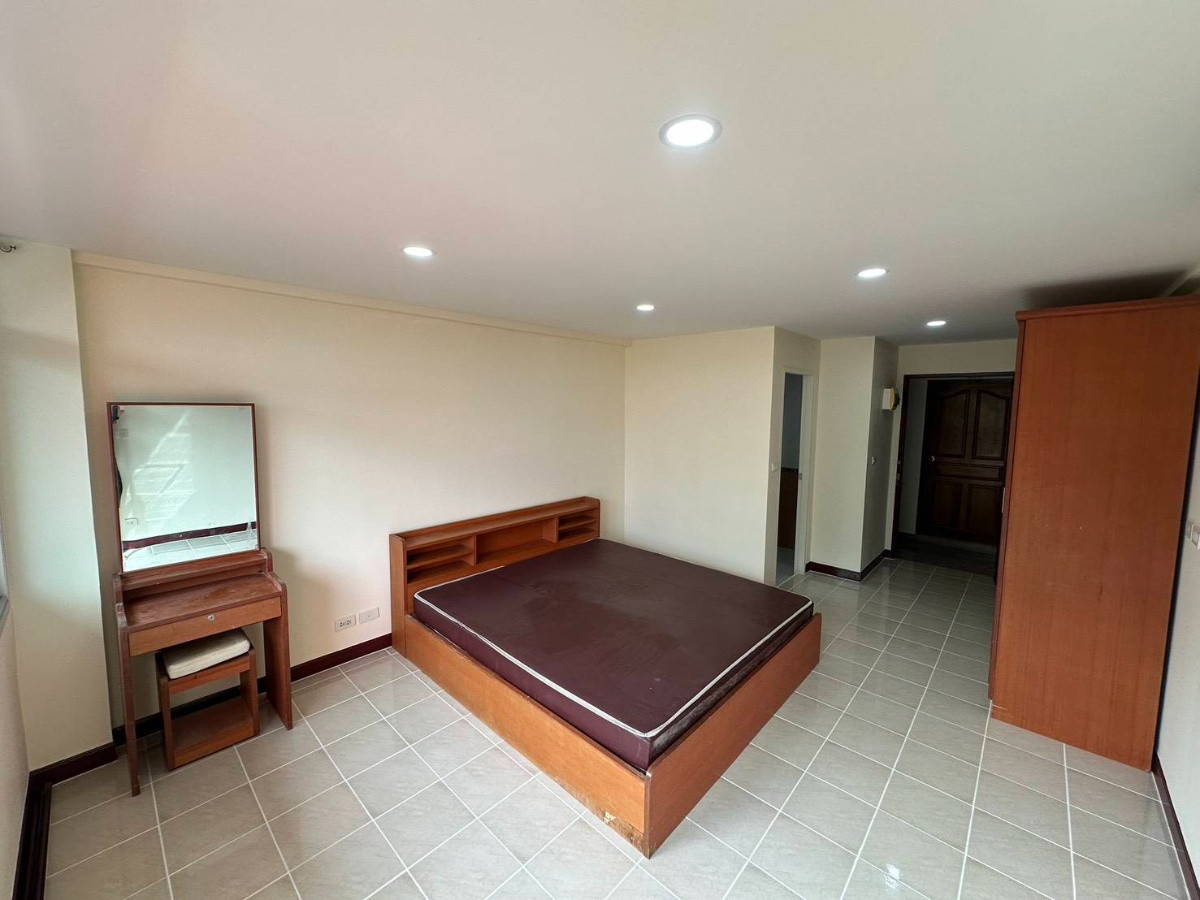 Condo — photo 2