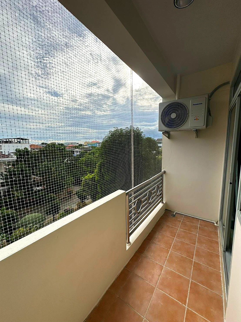 Pictures of Kamonwan Apartment 8/11