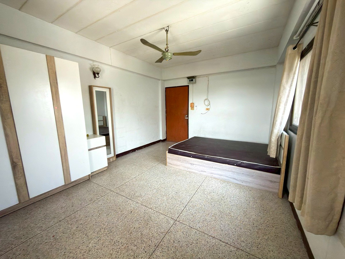 Pictures of Sirinporn Mansion 12/15