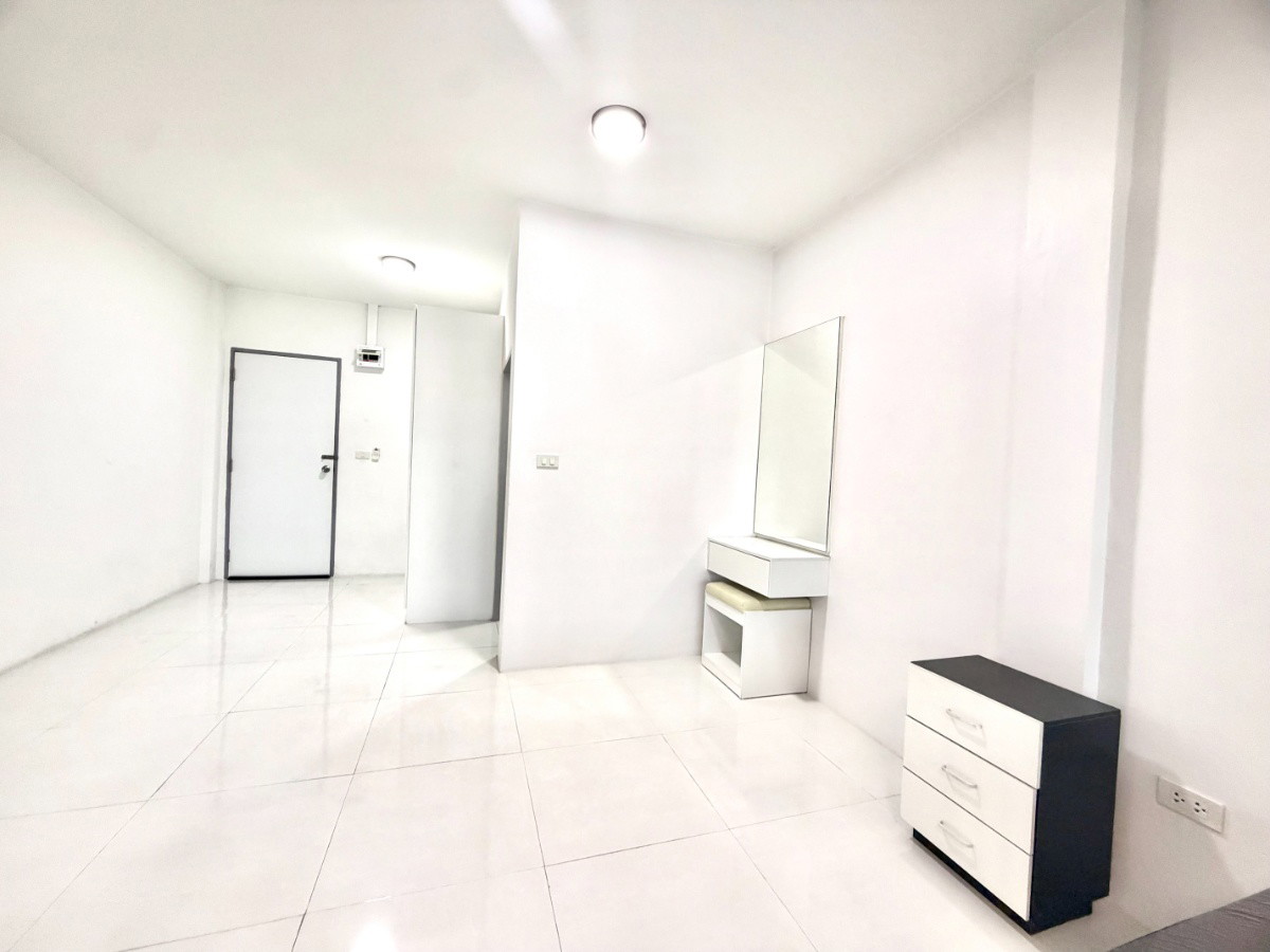 Condo — photo 5