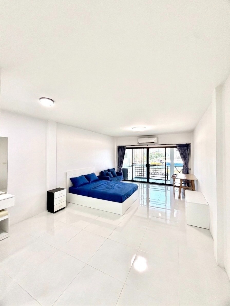Condo — photo 3