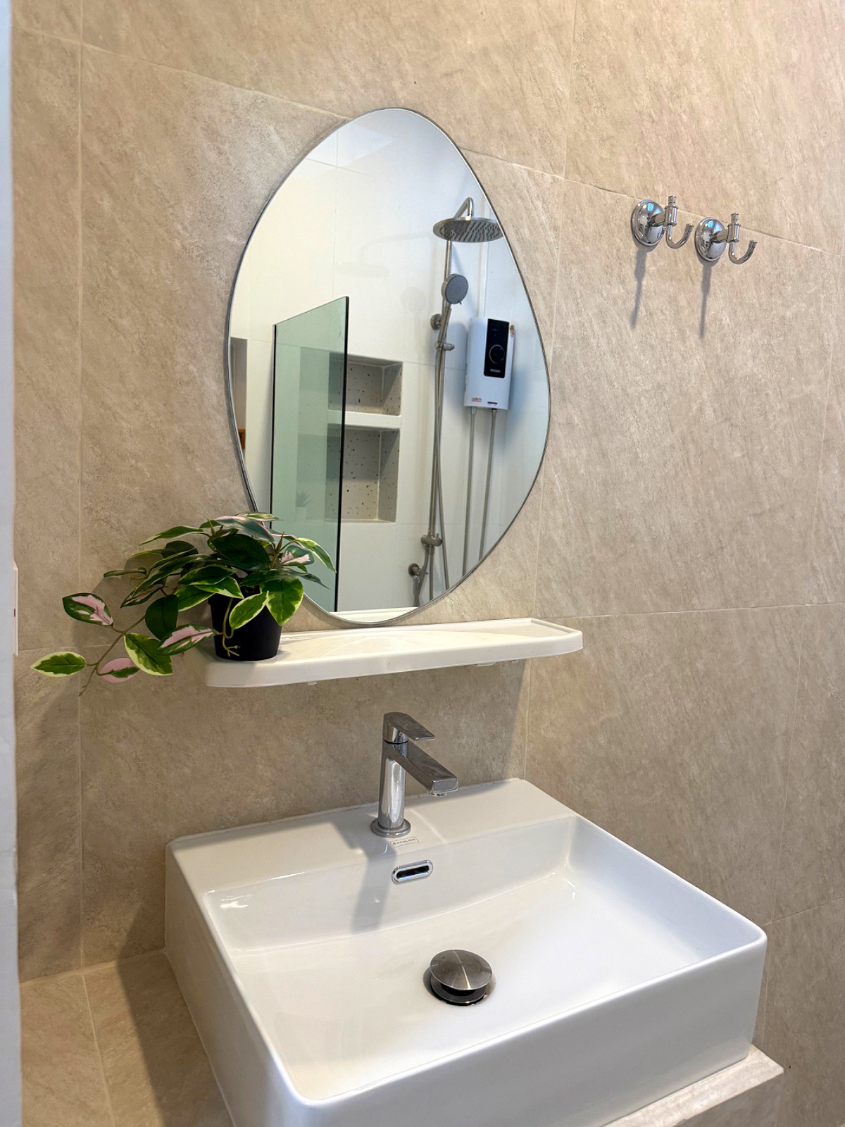 Pictures of de 2 cozy garden near beach 12/13