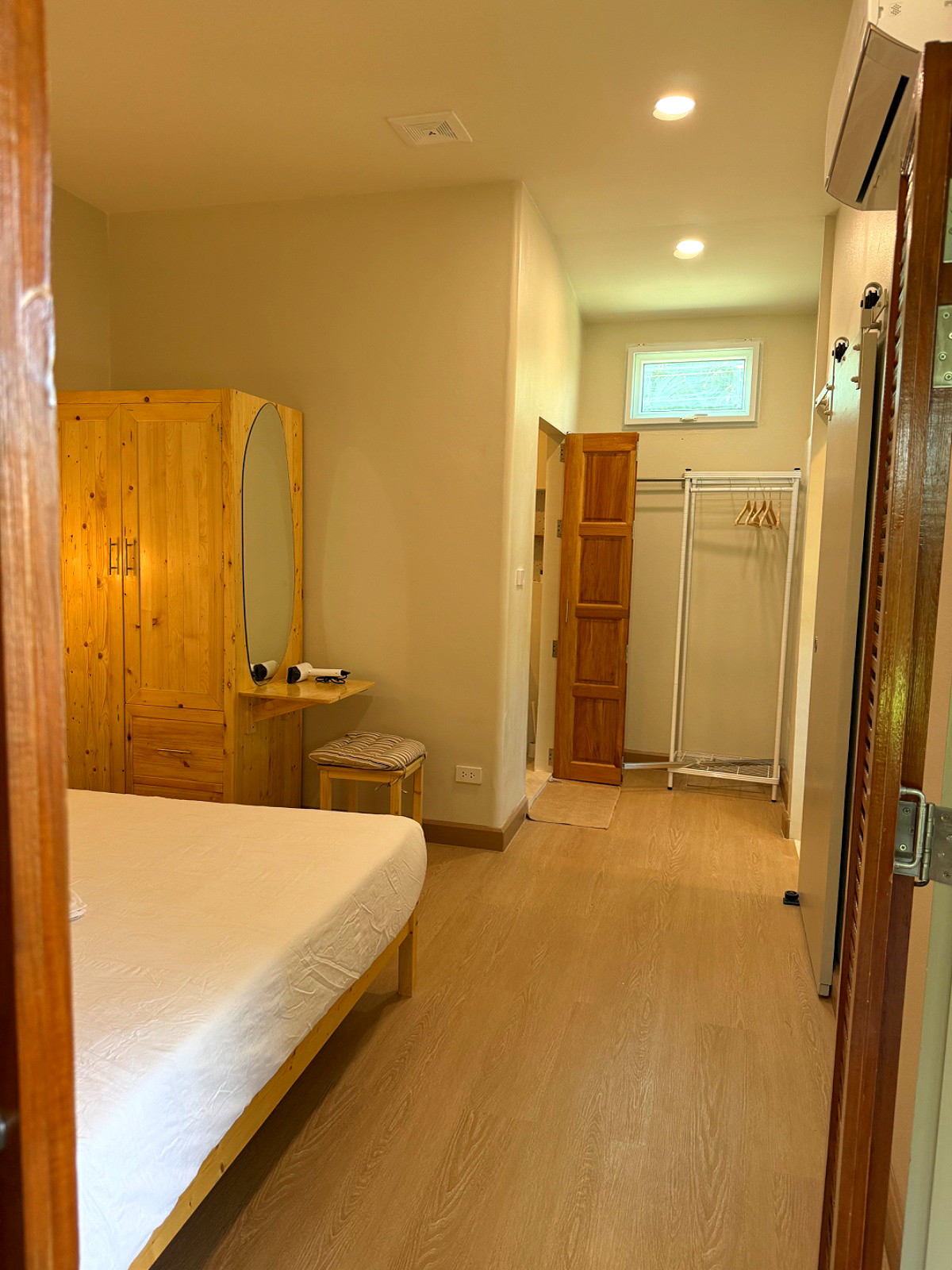 Pictures of de 2 cozy garden near beach 8/13