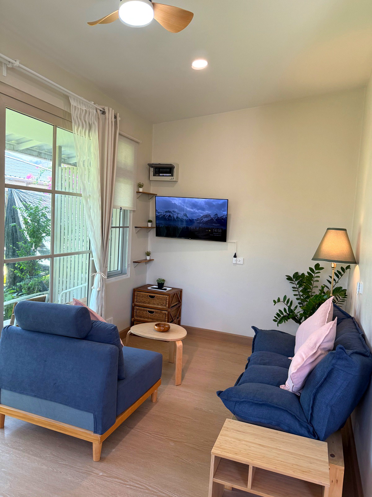 Pictures of de 2 cozy garden near beach 2/13