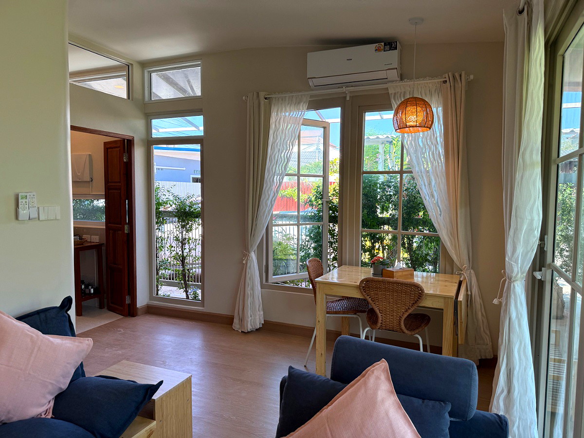 Pictures of de 2 cozy garden near beach 1/13