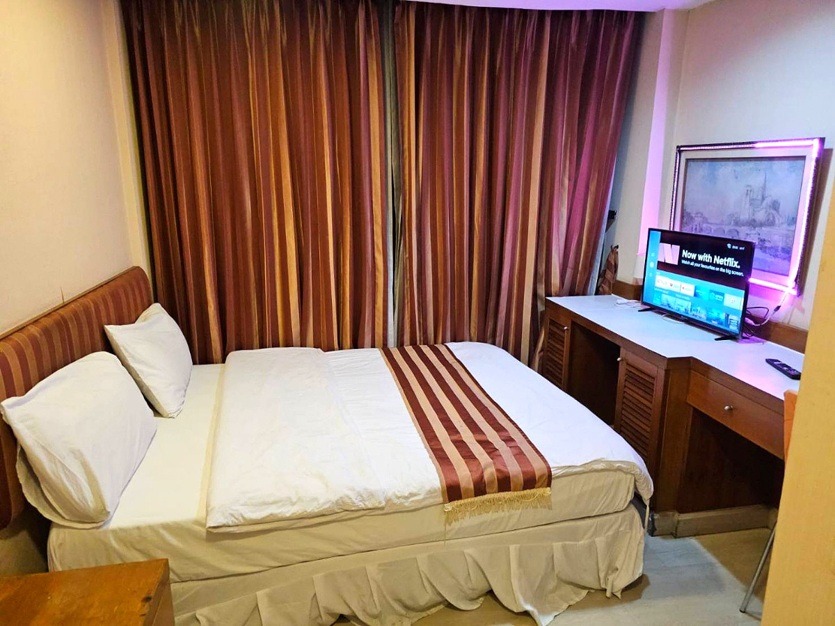 Pictures of TANAKRON (room for rent) Sukhumvit 11 2/7