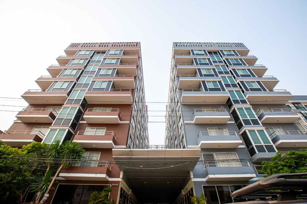 Condo — photo 2