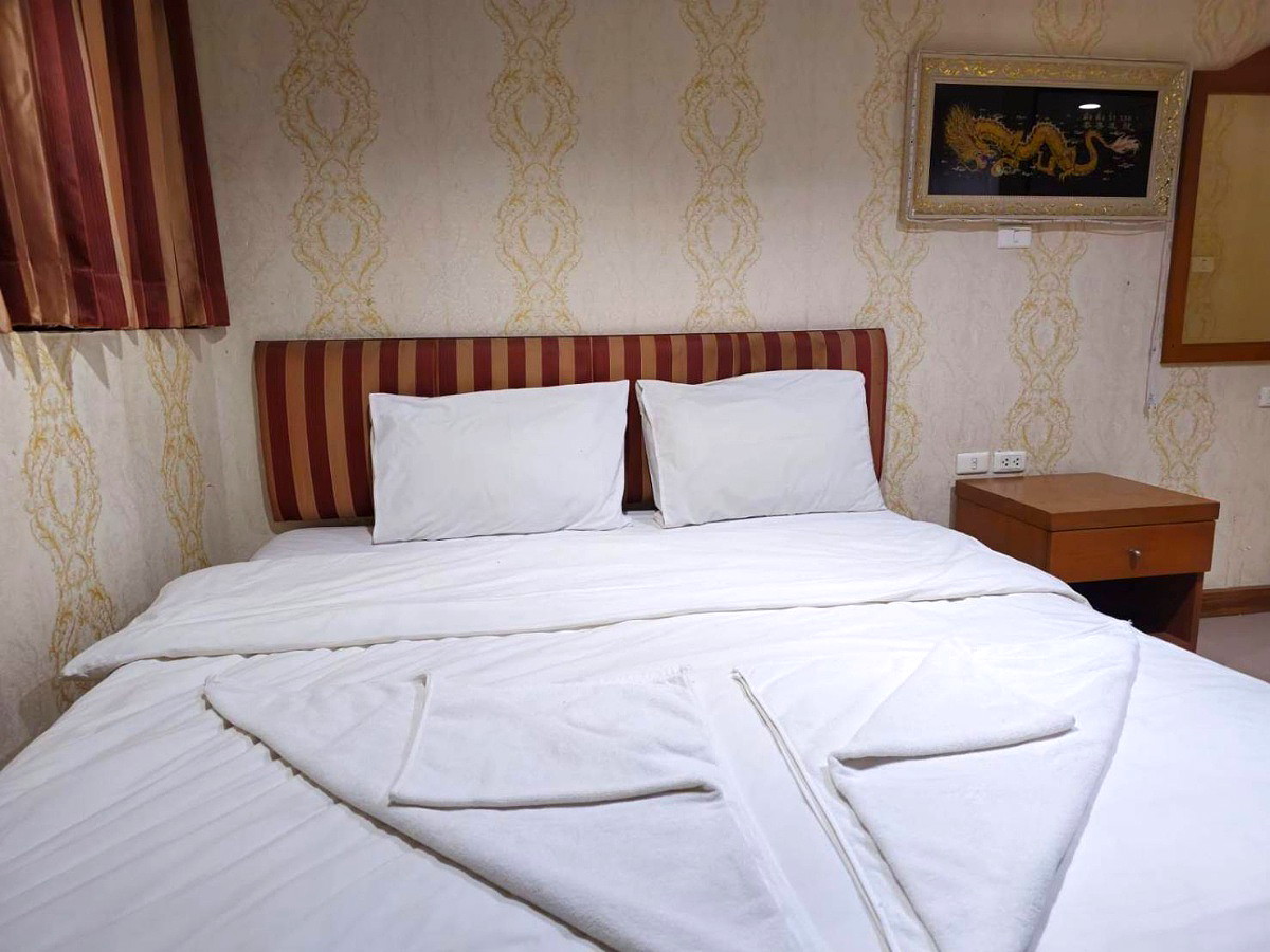 Pictures of TANAKRON (room for rent) Sukhumvit 11 5/7