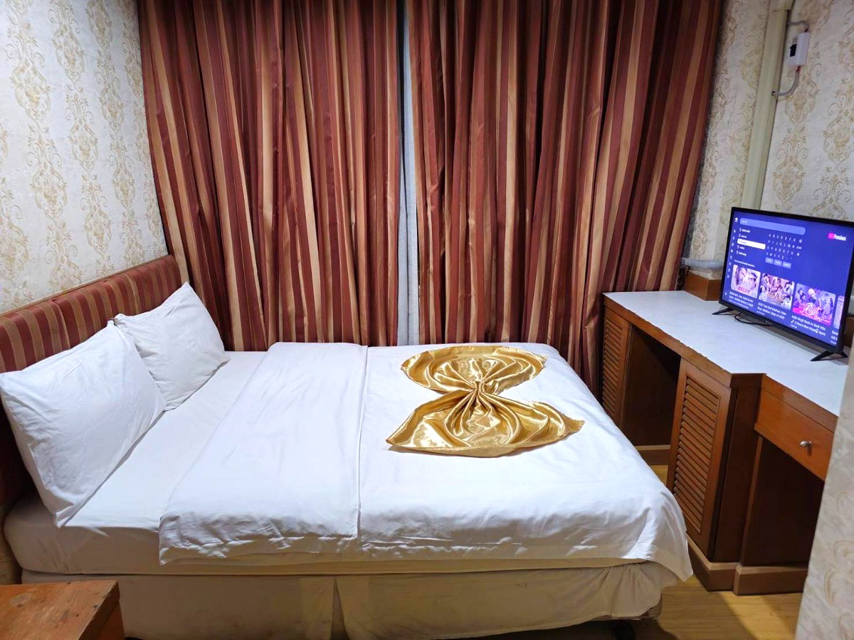 Pictures of TANAKRON (room for rent) Sukhumvit 11 1/7