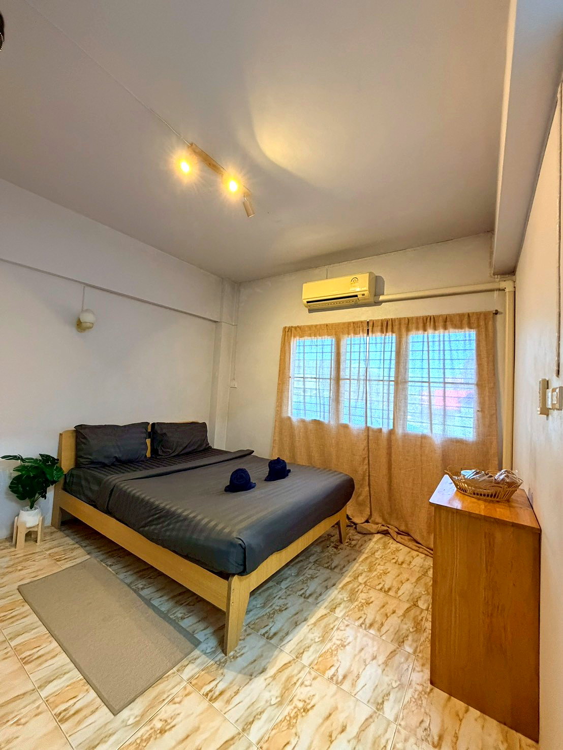 Pictures of Saanstay 2/14