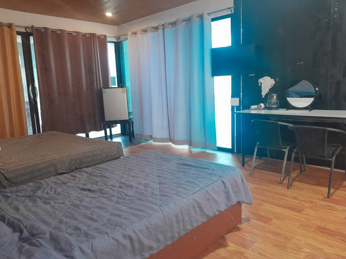 Condo — photo 1