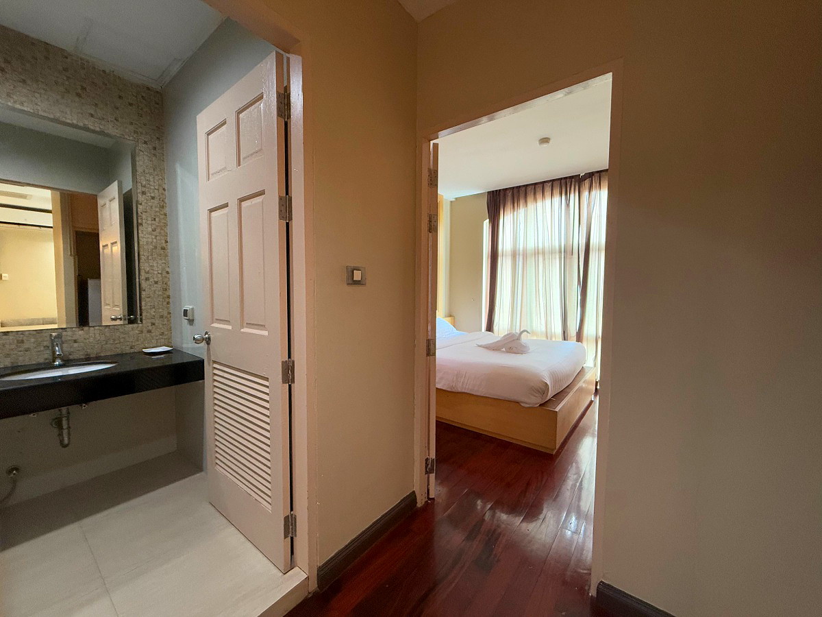 Pictures of GreenView Ekkamai 10 34/41